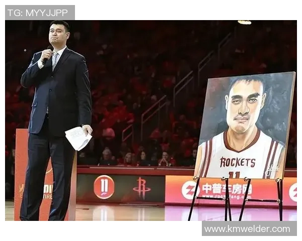 姚明粉丝热情高涨现场扣篮表演引发篮球热潮