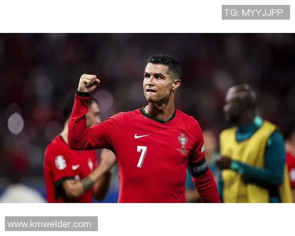 曝C罗或将正式加盟拜仁慕尼黑！球迷们热切期待着这一刻的到来